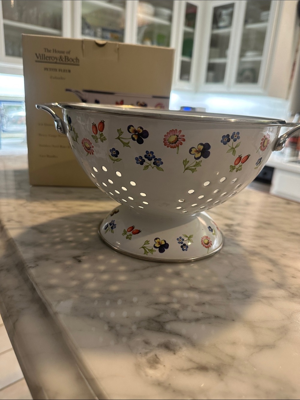 Villeroy & Boch White Enamel Colander with Multicolor Floral Pattern